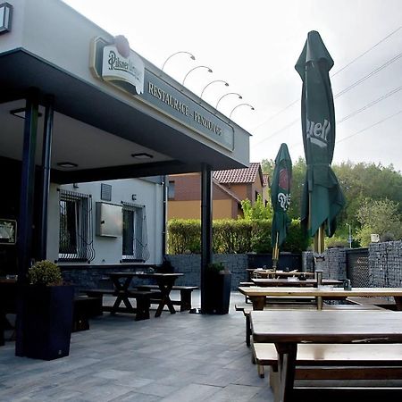 Penzion 68 Kladno Exterior foto