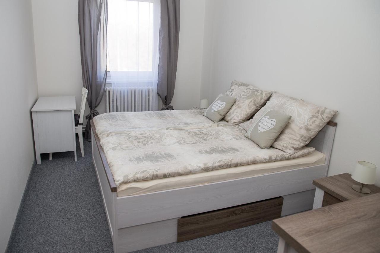 Penzion 68 Kladno Exterior foto